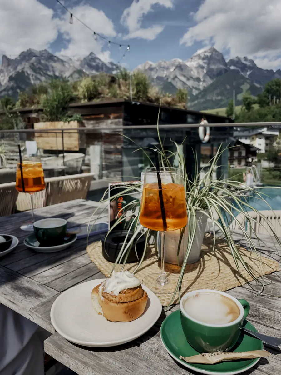 COCOtravel Oesterreich MariaAlm Sepp Terrasse Genussmomente