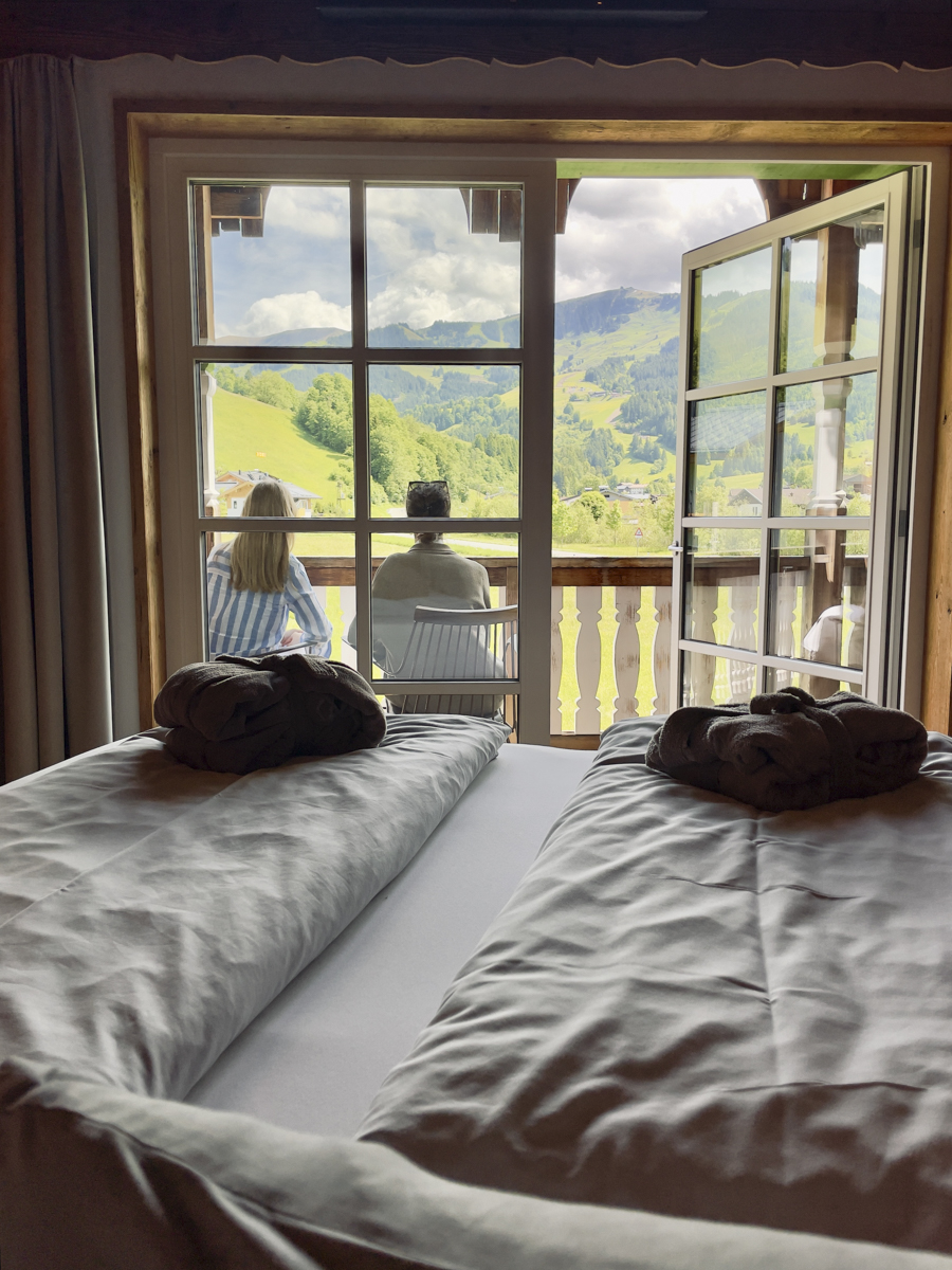 COCOtravel Oesterreich MariaAlm Sepp Zimmer Ausblick