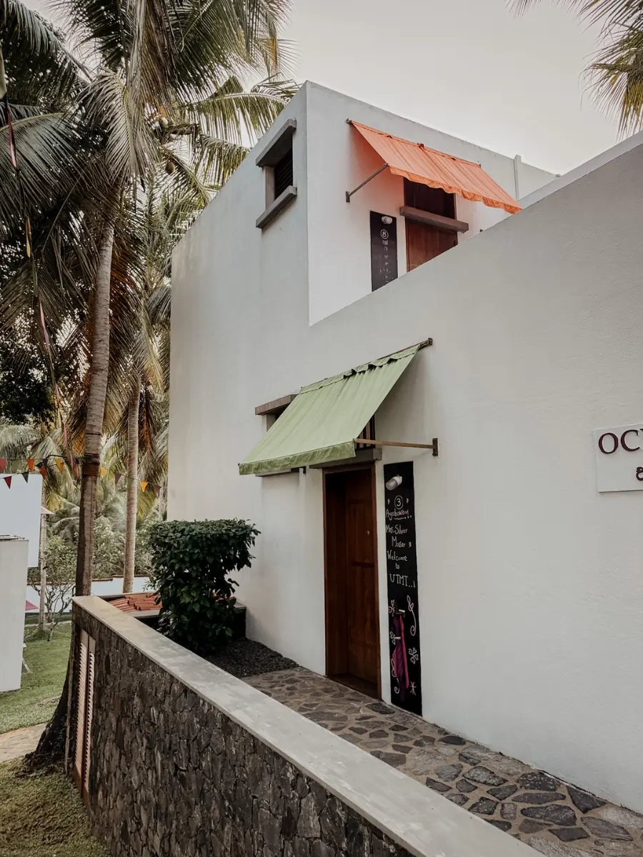 COCOtravel UTMT SriLanka villa eingang