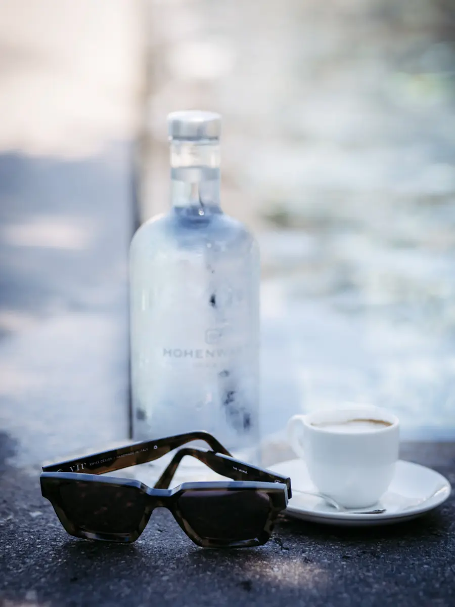 COCOtravel Hohenwart WasserflascheundBrille 3