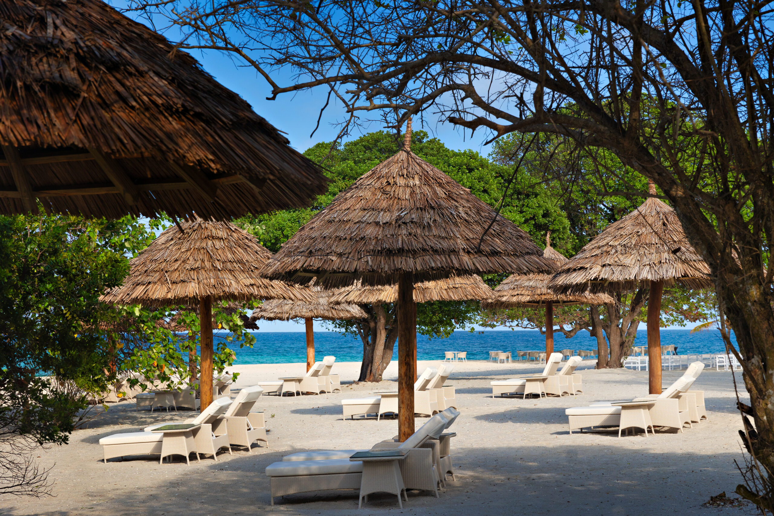 Bawe Island Resort Beach scaled