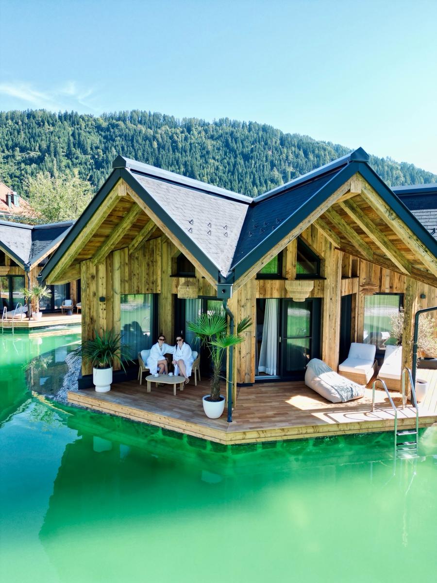 COCOtravel Rosenhof Teichlodges Drohnenansicht Terrasse 4