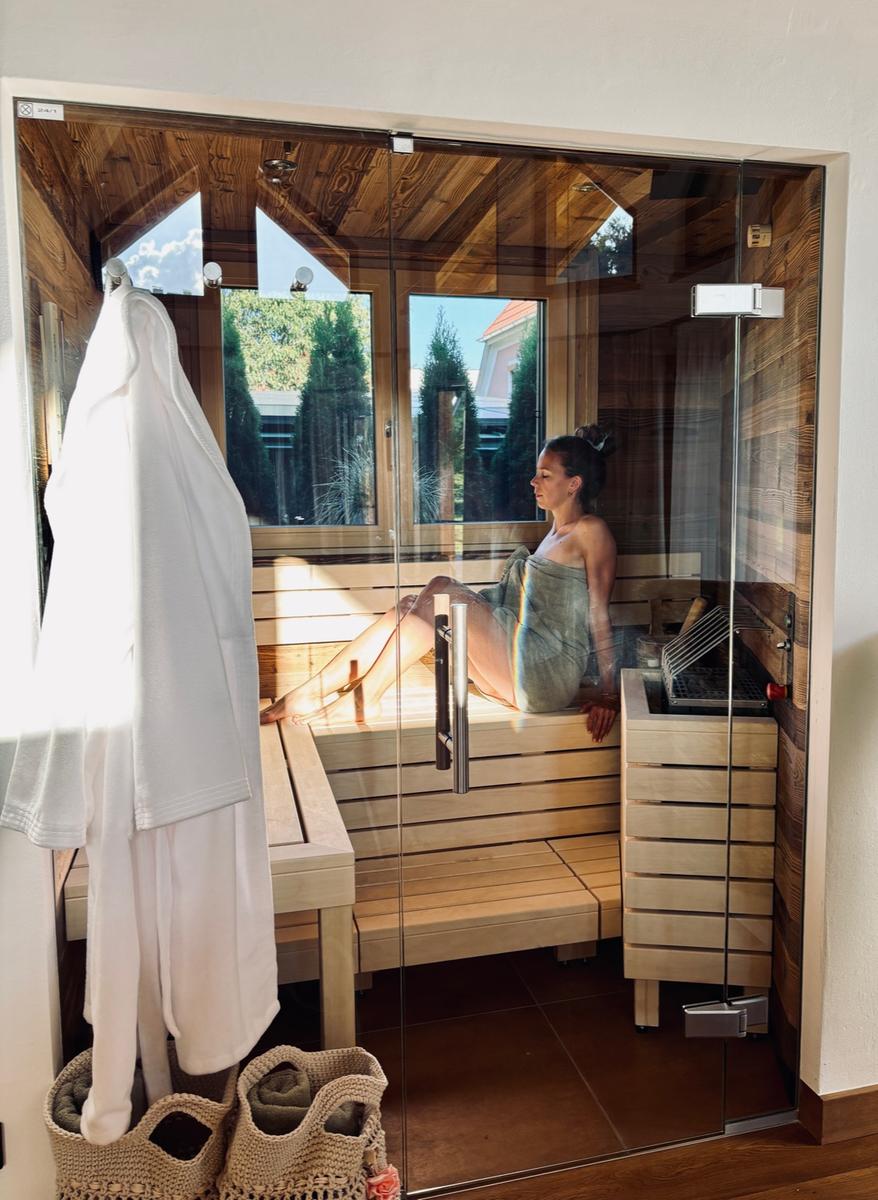 COCOtravel Rosenhof Teichlodges Zimmer Sauna 3