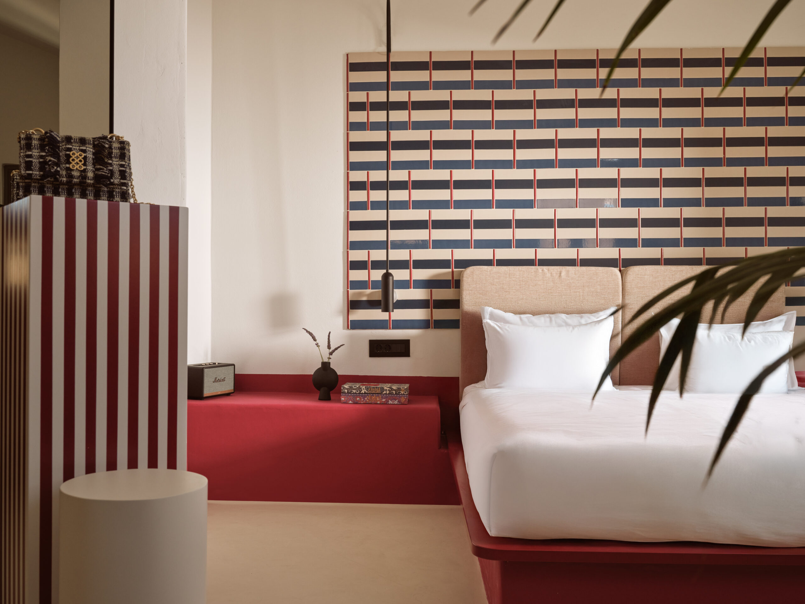 R+ Domes Neema Santorini HERO 04