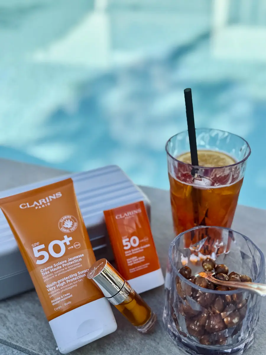 COCOtravel MignonMeran Outdoorpool Aperol 1 COCOtravel MignonMeran Outdoorpool Aperol 1