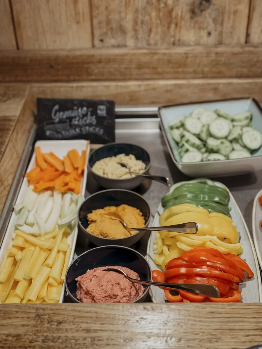 COCOtravel Oesterreich Kitzbuehel Kitzhof Restaurant Fruehstuecksbueffet 5 COCOtravel Oesterreich Kitzbuehel Kitzhof Restaurant Fruehstuecksbueffet 5