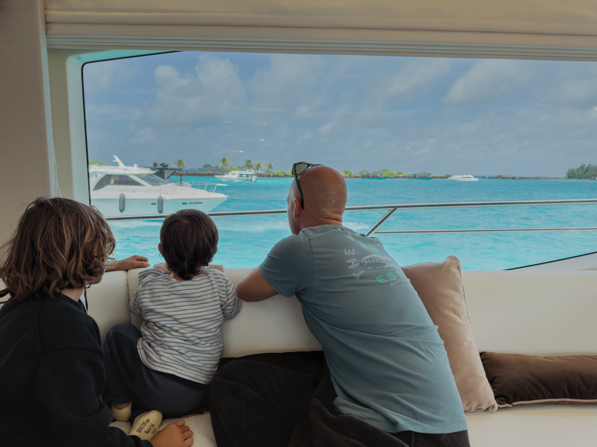 COCOtravel Patina Malediven Anreise Yacht 1