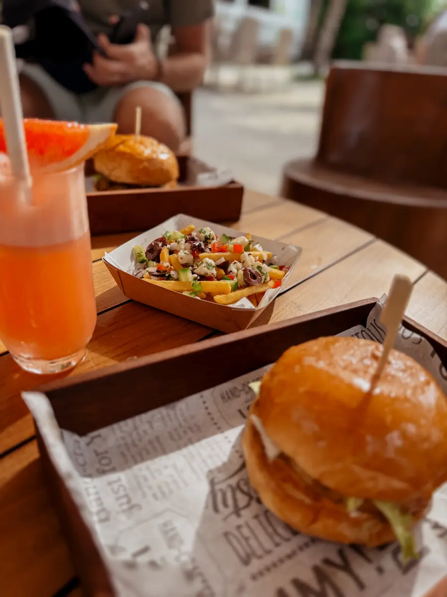 COCOtravel Patina Malediven Foodtrucks 11 COCOtravel Patina Malediven Foodtrucks 11