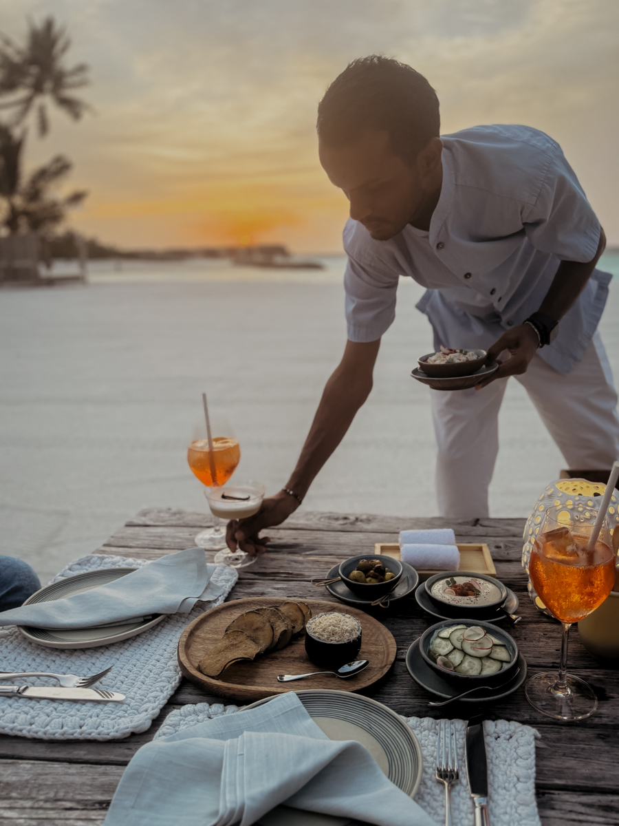 COCOtravel Patina Malediven Helios Sunset Dinner 2