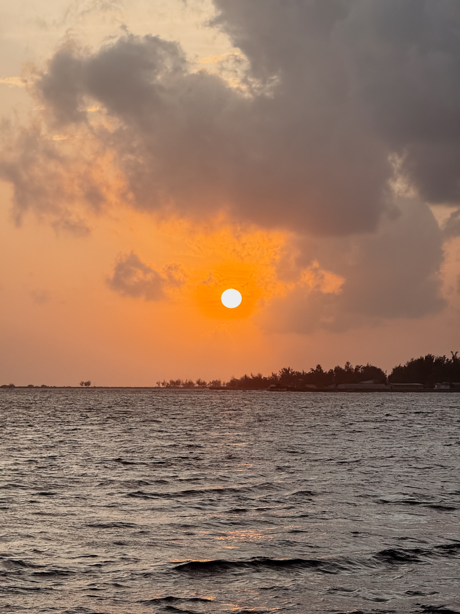 COCOtravel Patina Malediven Katamaran SunsetCruise 4 1