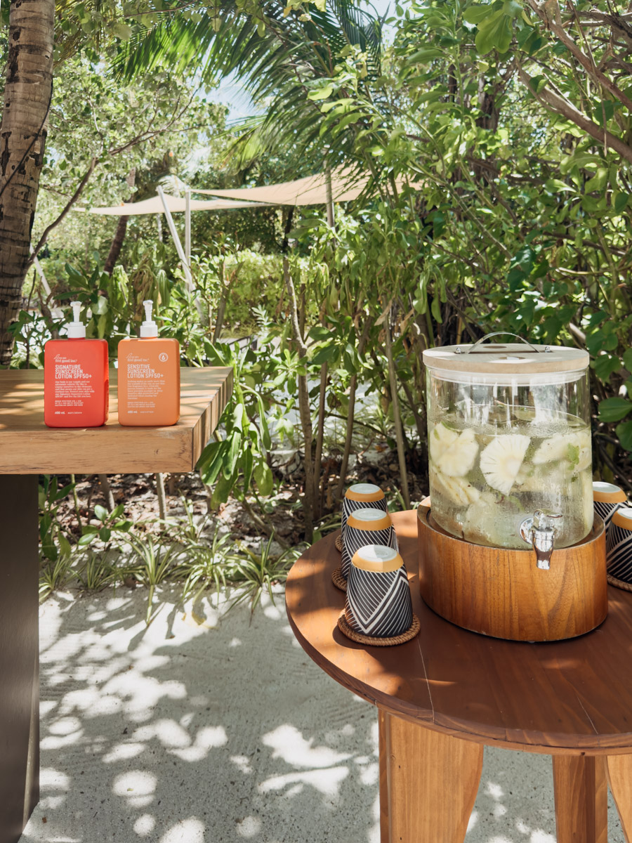 COCOtravel Patina Malediven Pool FariMarinaVillage 9