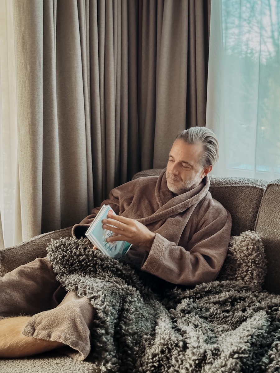 hoch andi couch detail COCOtravel lakeside walchsee hoch andi couch detail COCOtravel lakeside walchsee