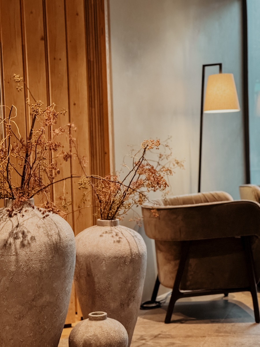 hoch lobby detail COCOtravel lakeside walchsee hoch lobby detail COCOtravel lakeside walchsee