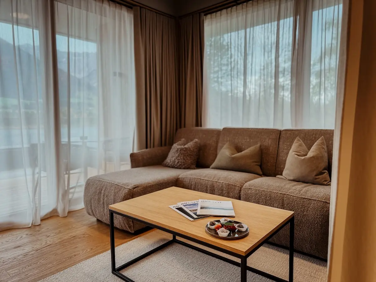 quer zimmer couch COCOtravel lakeside walchsee quer zimmer couch COCOtravel lakeside walchsee