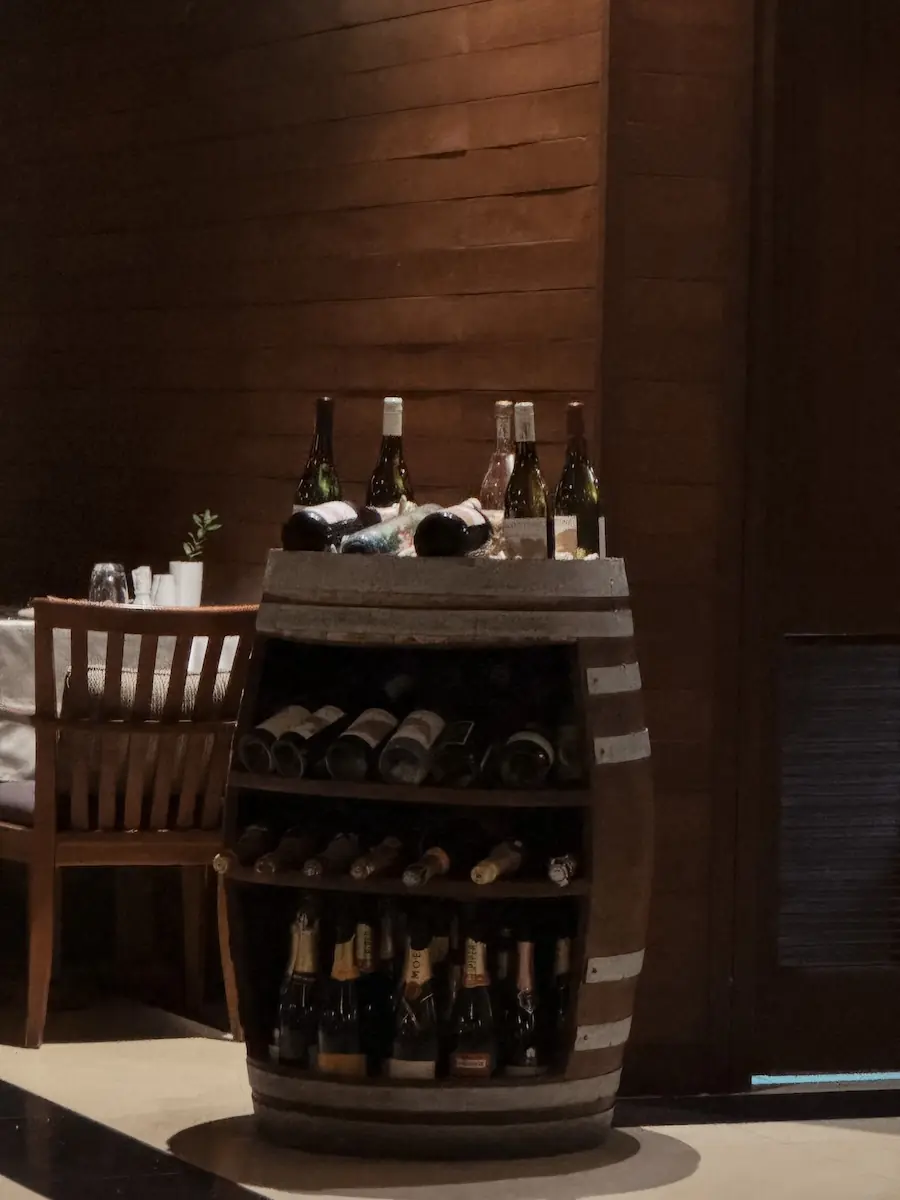 hoch COCOtravel villa nautica maldives food hook wein