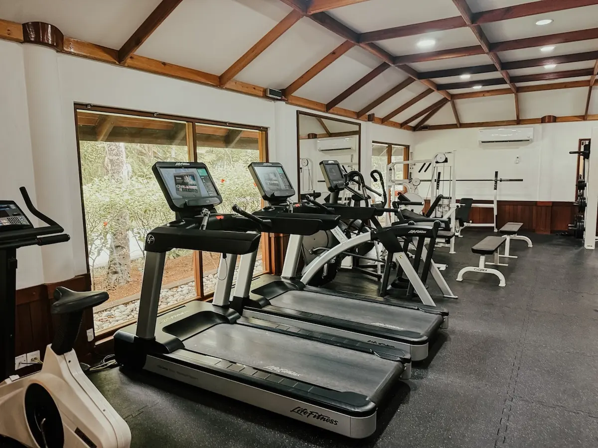 quer COCOtravel villa nautica maldives sport laufbaender