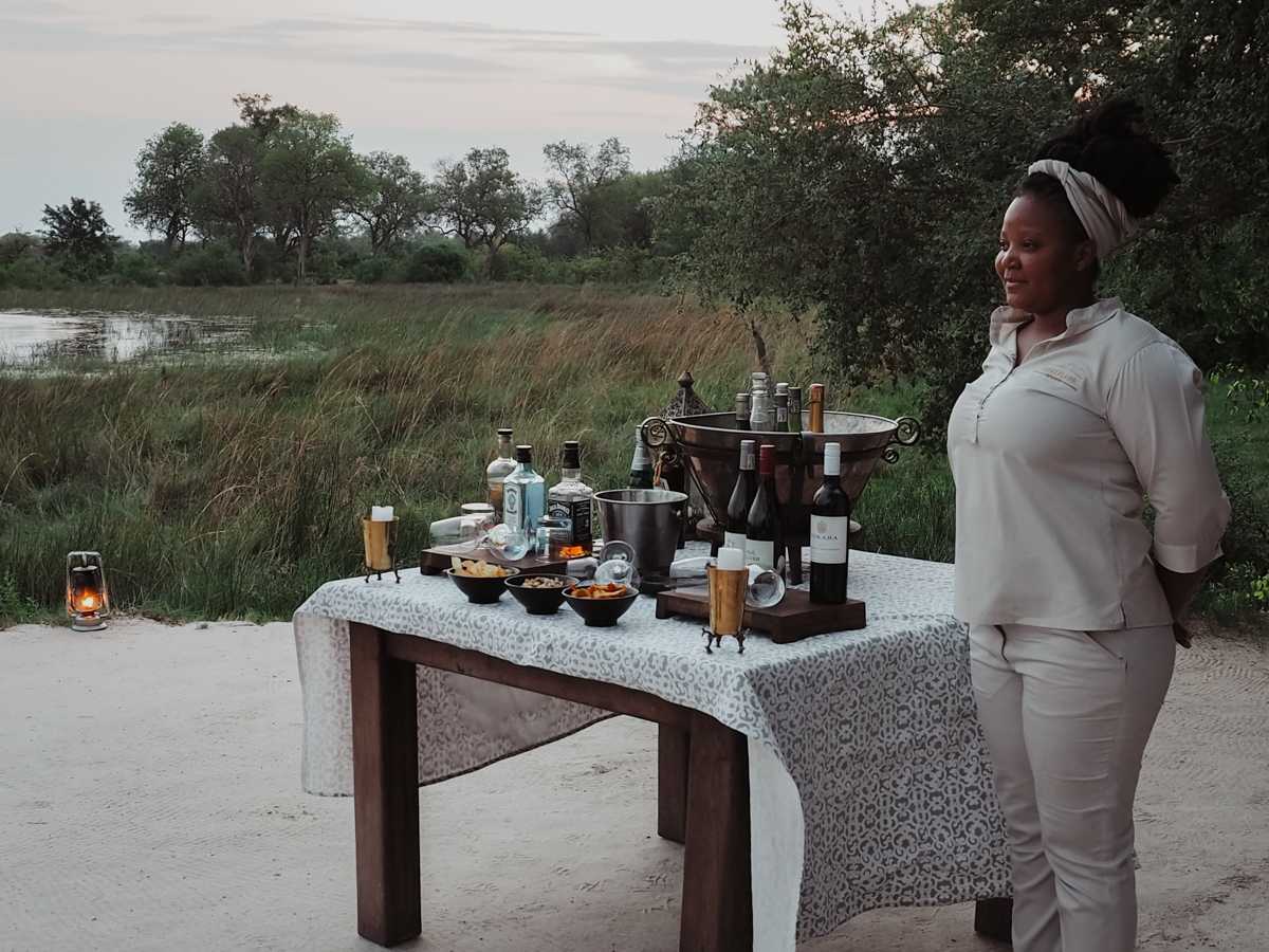 COCOtravel Botswana GreatPlains OkavangoExplorersCamp Restaurant Restaurant 5