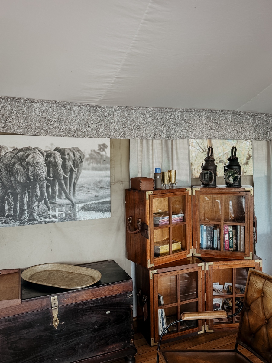 COCOtravel Botswana GreatPlains OkavangoExplorersCamp Restaurant Restaurant 9