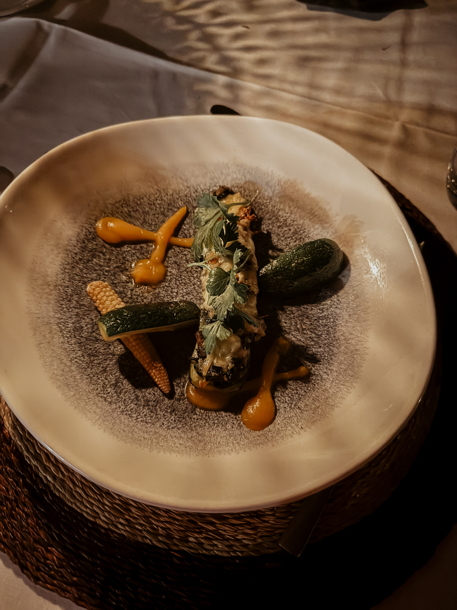 COCOtravel Botswana GreatPlains OkavangoExplorersCamp Restaurant Restaurant Dinner 1