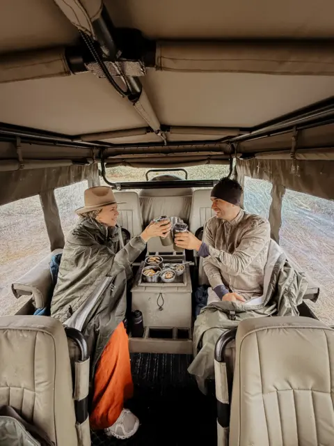 COCOtravel Botswana GreatPlains OkavangoExplorersCamp Safari 6 480x640.jpg (1)