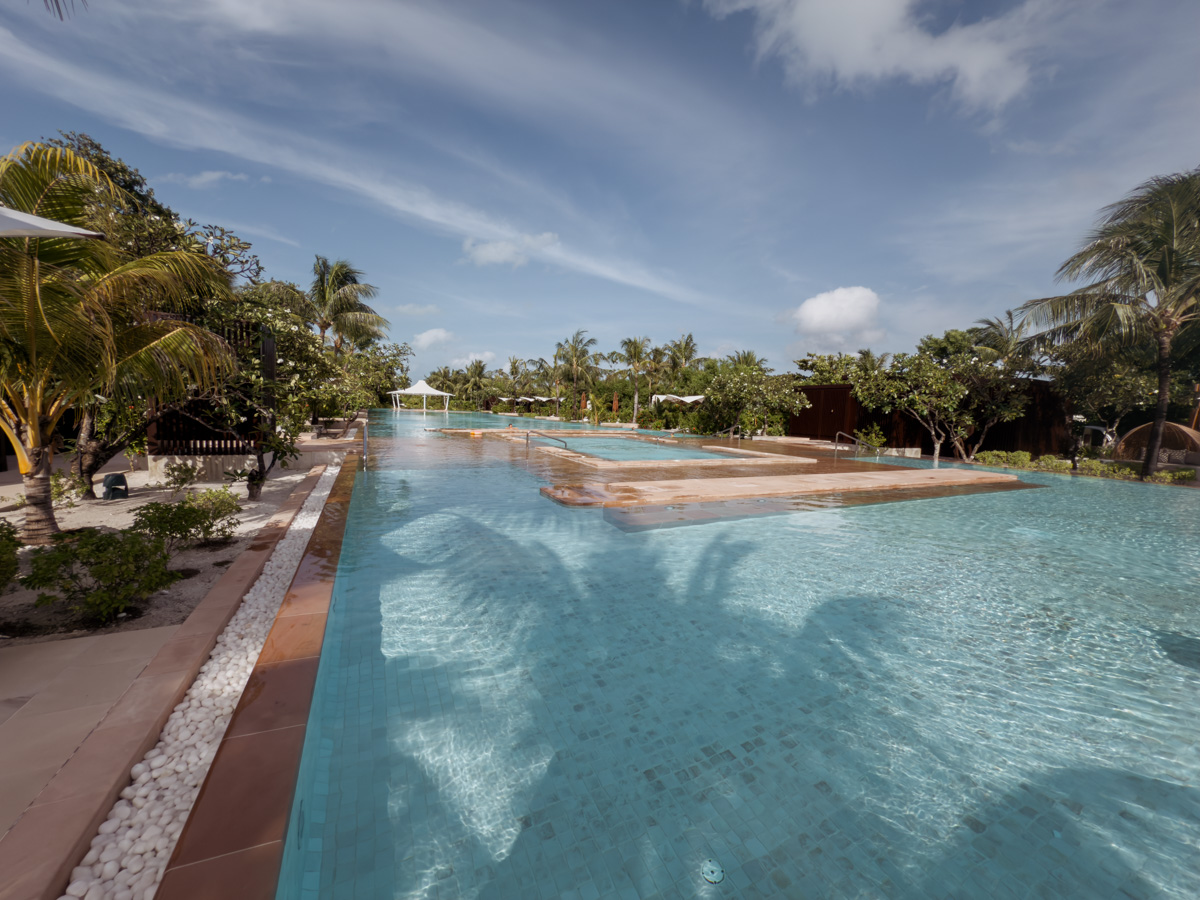 COCOtravel KudaVillingili Malediven Pool 10 COCOtravel KudaVillingili Malediven Pool 10