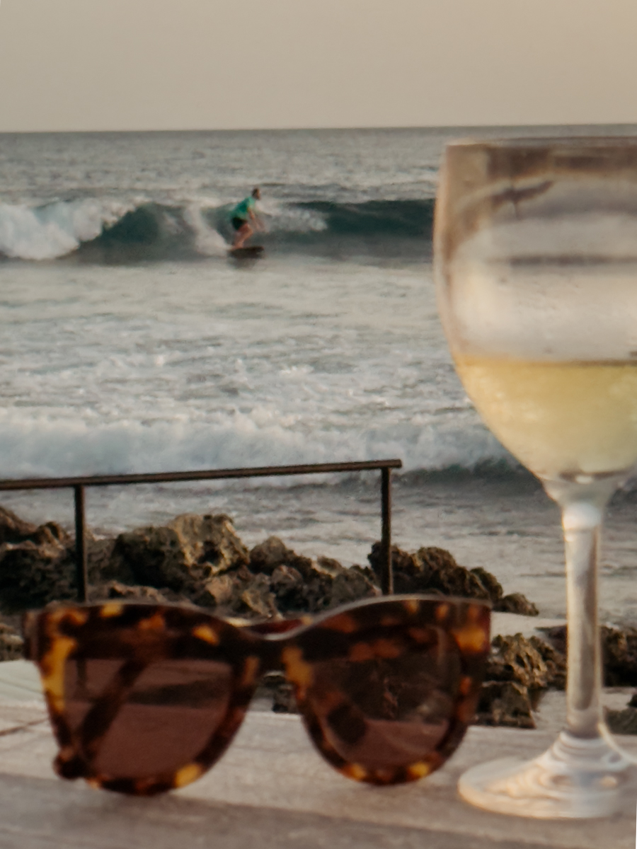 COCOtravel KudaVillingili Malediven Sundowner Surfer ChickensBreak 6 COCOtravel KudaVillingili Malediven Sundowner Surfer ChickensBreak 6