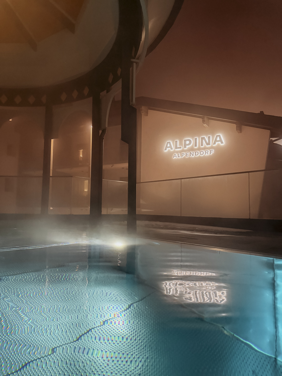 COCOtravel Oesterreich StJohann Alpina Alpendorf Spa IndoorPool 2