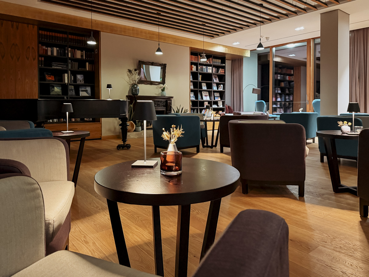 COCOtravel Deutschland Bayerisch Gmain Klosterhof Bibliothek 7 COCOtravel Deutschland Bayerisch Gmain Klosterhof Bibliothek 7