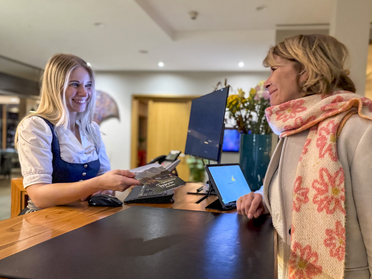 COCOtravel Deutschland Bayerisch Gmain Klosterhof Lobby 2 COCOtravel Deutschland Bayerisch Gmain Klosterhof Lobby 2