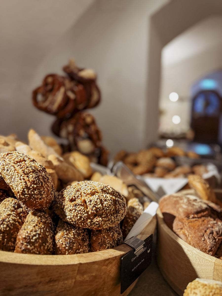 COCOtravel Deutschland Bayerisch Gmain Klosterhof Restaurant Frühstück 3 COCOtravel Deutschland Bayerisch Gmain Klosterhof Restaurant Frühstück 3