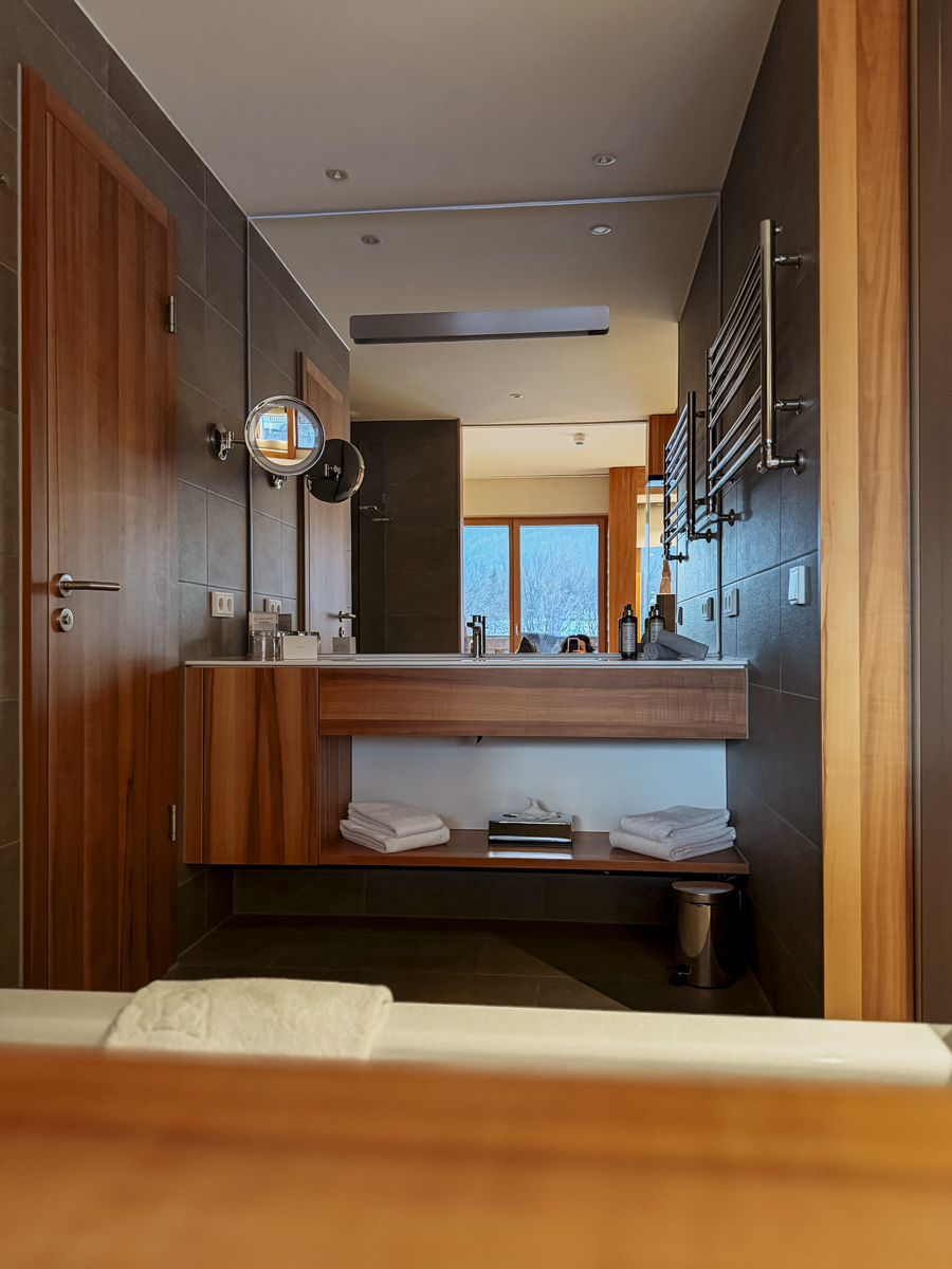 COCOtravel Deutschland Bayerisch Gmain Klosterhof Zimmer Badezimmer 4 COCOtravel Deutschland Bayerisch Gmain Klosterhof Zimmer Badezimmer 4