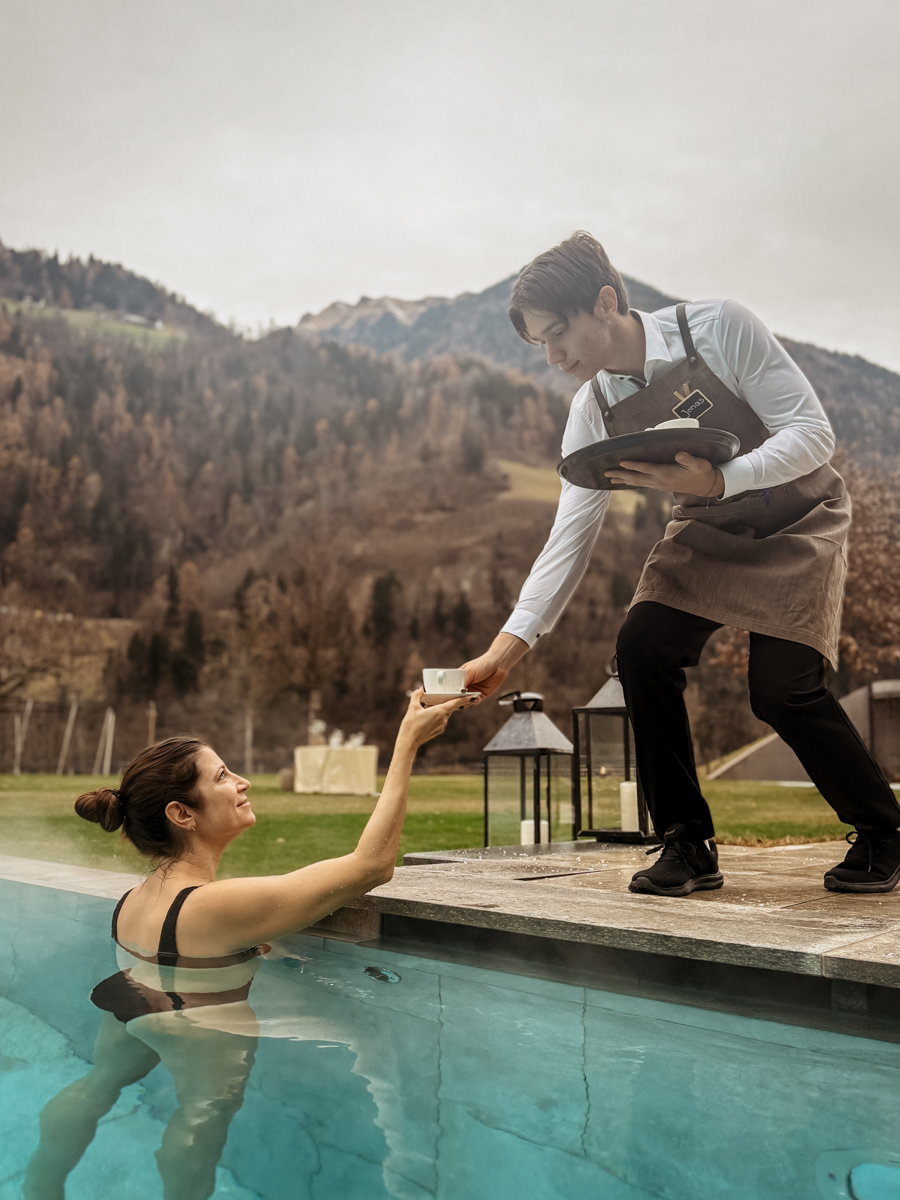 COCOtravel FarmhouseTorgglerhof Südtirol MorningCoffee Pool 2