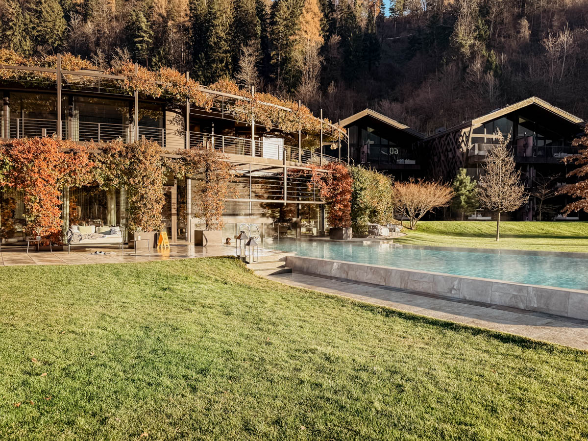 COCOtravel FarmhouseTorgglerhof Südtirol SPA Brunnenhaus Aussenansicht 4