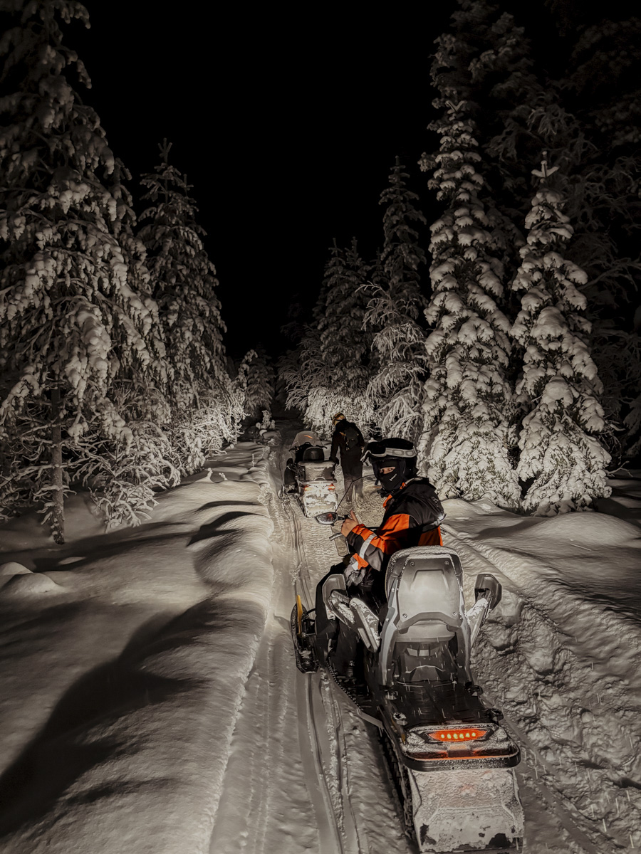 COCOtravel Lappland NovaGalaxyVillage SnowMobileTour 12