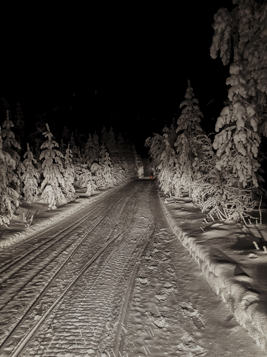 COCOtravel Lappland NovaGalaxyVillage SnowMobileTour 4