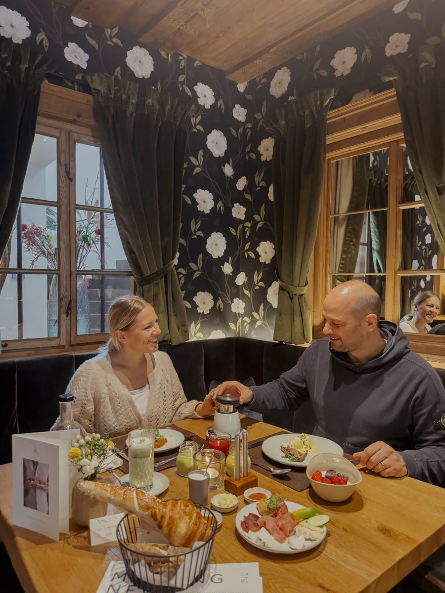 COCOtravel Oesterreich Leogang Forsthofgut Restaurant Fruehstueck COCOtravel Oesterreich Leogang Forsthofgut Restaurant Fruehstueck