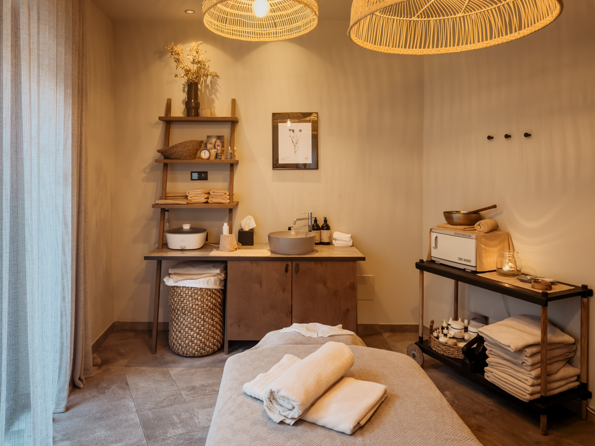 COCOtravel FarmhouseTorgglerhof Südtirol SPA Brunnenhaus Massage 4