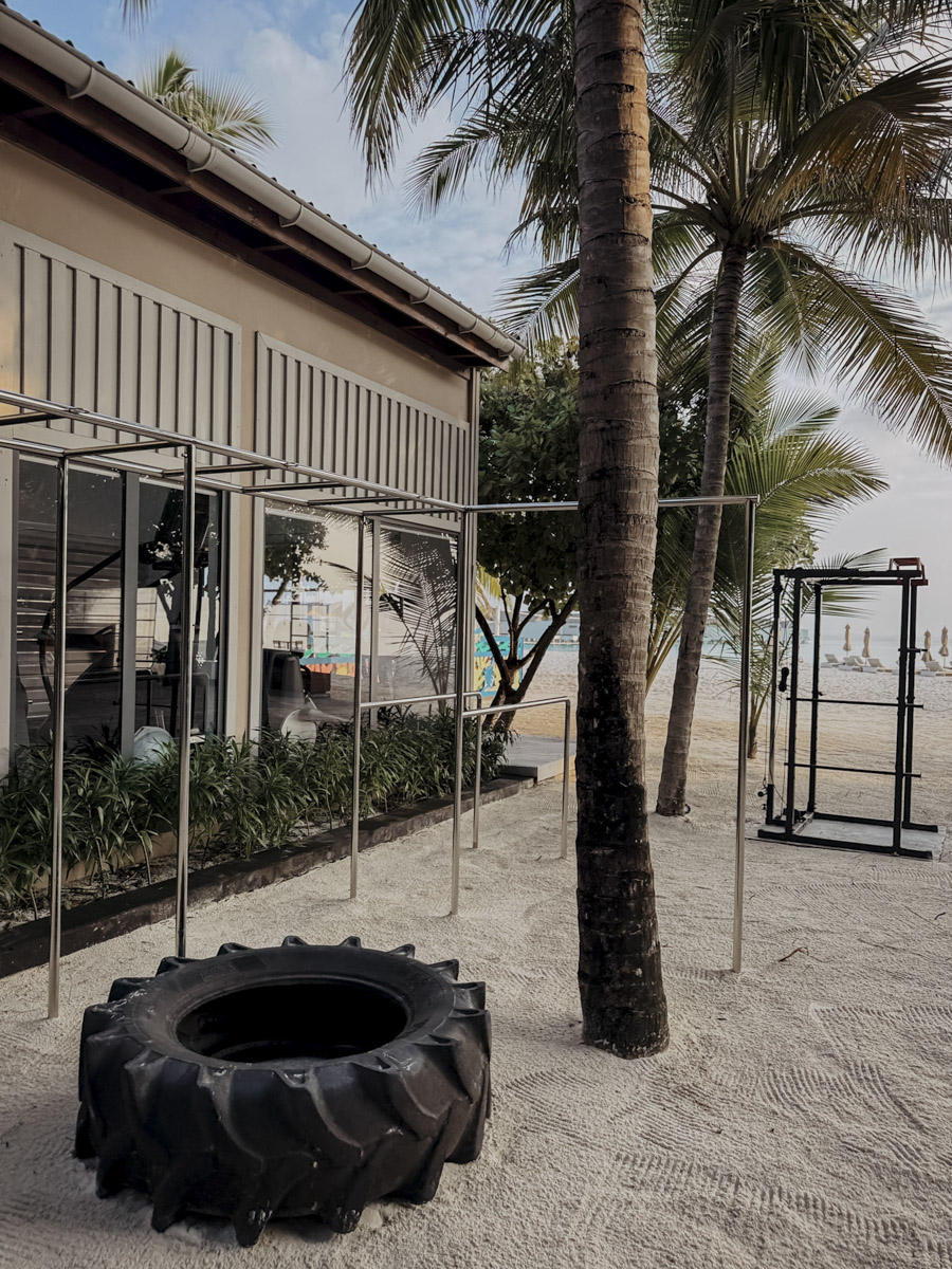 hoch sport gym aussen kuredhivaru malediven COCOtravel