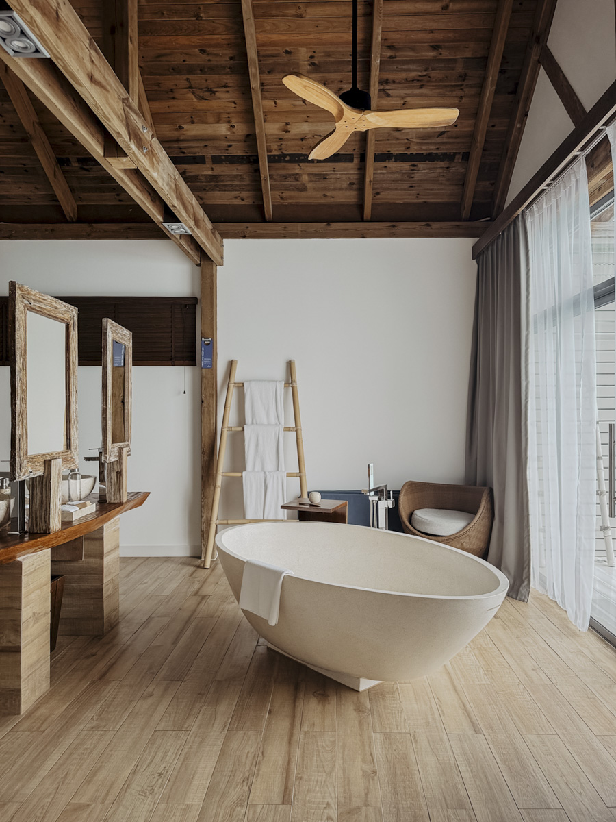 hoch villa badezimmer kuredhivaru malediven COCOtravel