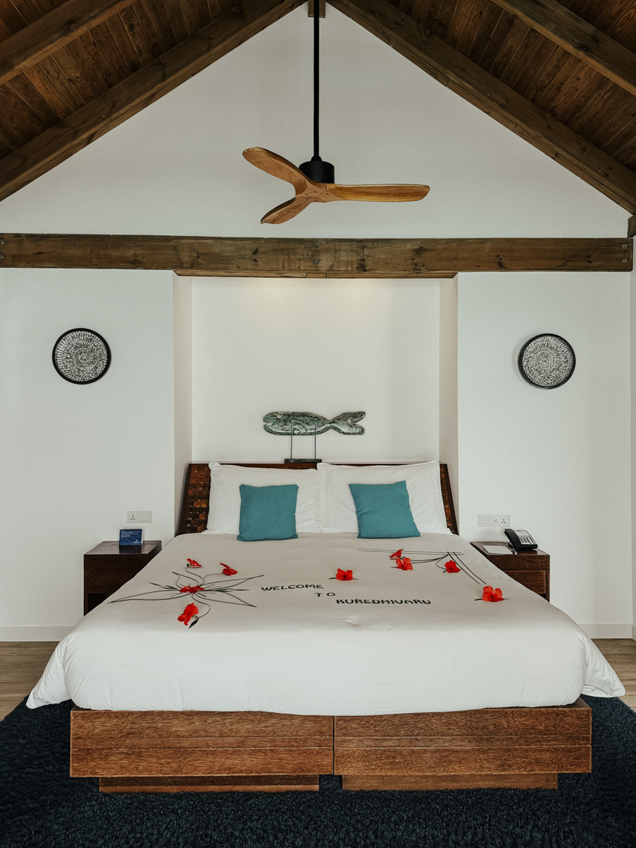 hoch villa bett kuredhivaru malediven COCOtravel