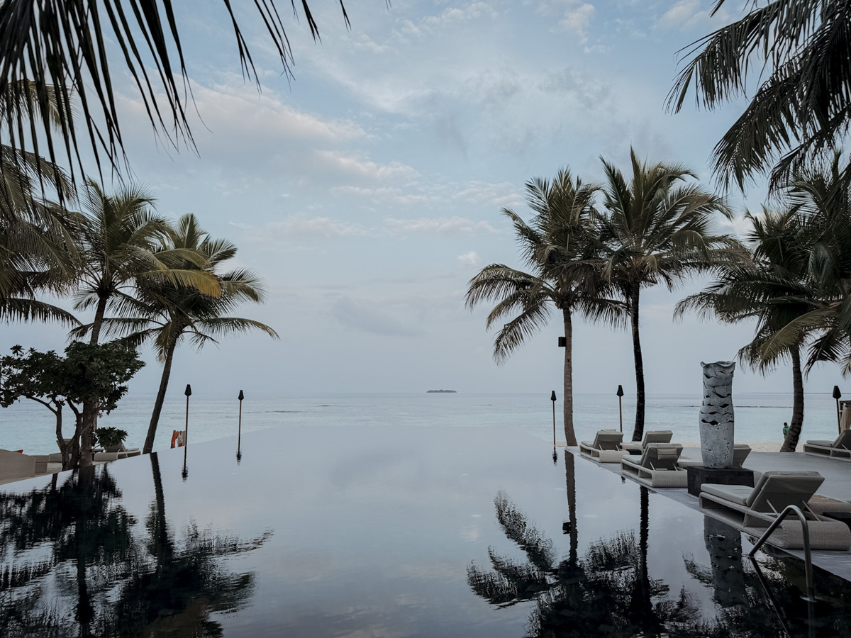 quer allgemein mainpool kuredhivaru malediven COCOtravel